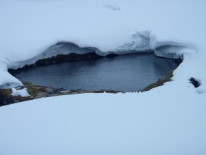 Iceland-Sprengisandur-route-hot-thermal-pool-1-RS