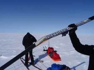 Greenland crossing expedition - broken ski 3 SNAP! RS